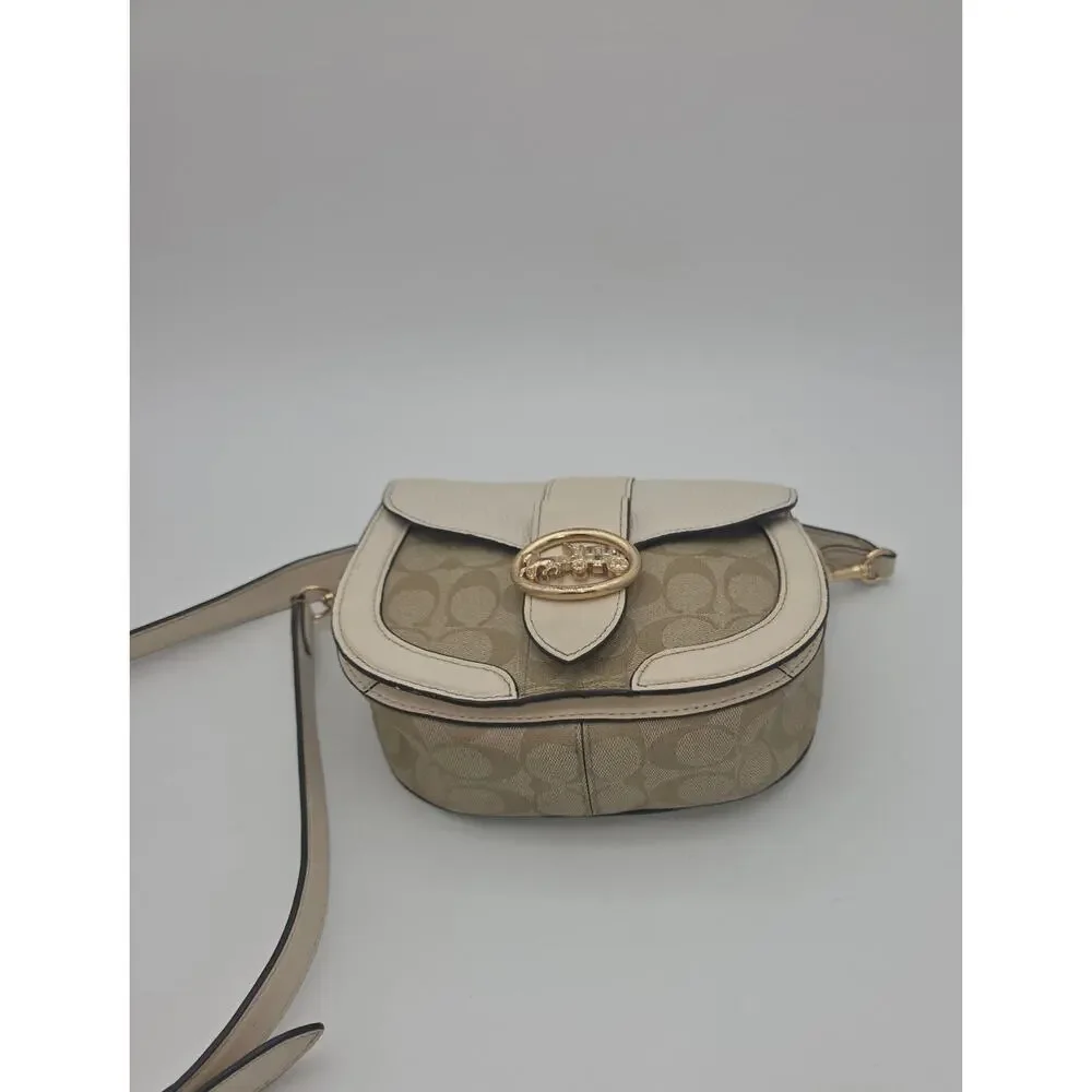 Coach Georgie Saddle Bag – Cream Leather & Signature Canvas, Gold Hardware